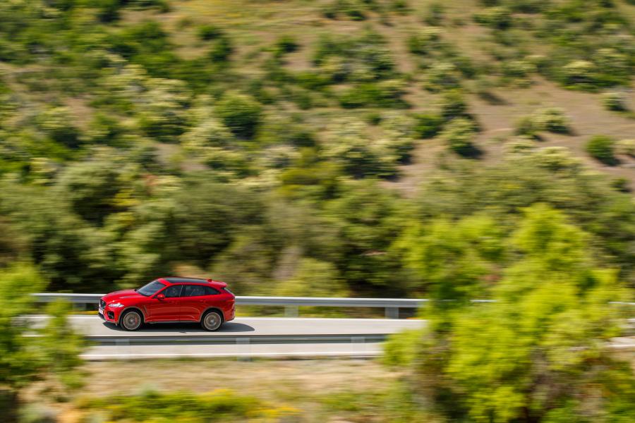  Jaguar F-Pace SVR 2018 года  (WW) (фото 53 из 115)